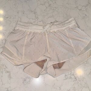 Lululemon Hotty Hot Shorts Sweet Spot Angel Wing